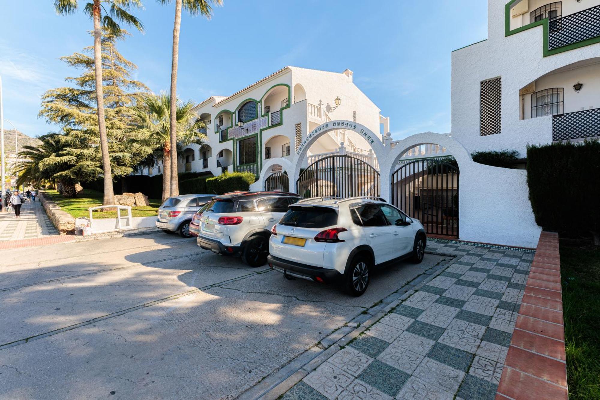 Cosy Apartment In Verano Azul Nerja Exterior photo