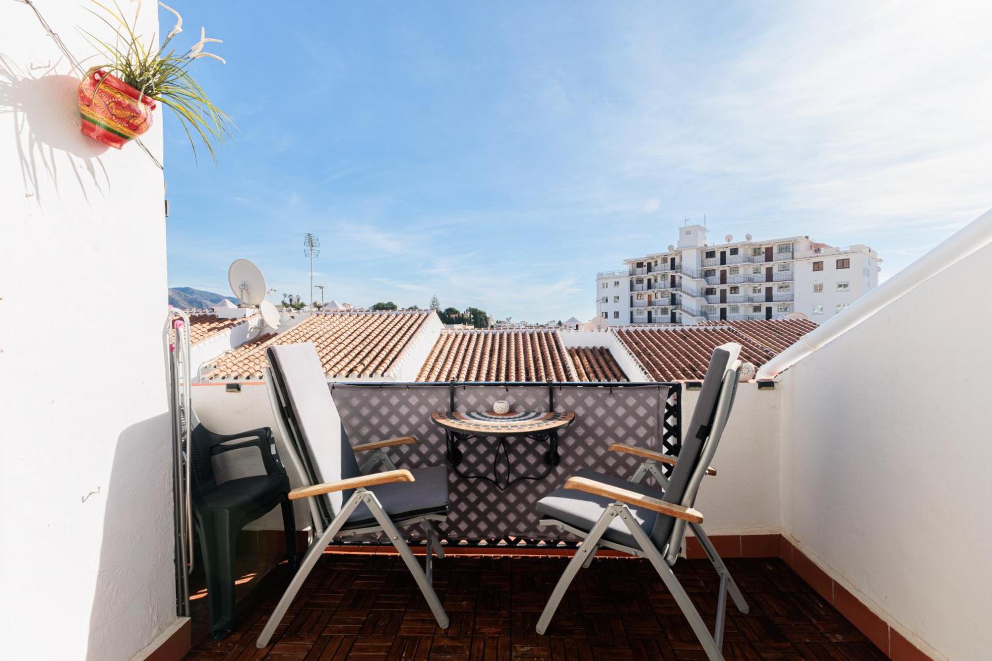 Cosy Apartment In Verano Azul Nerja Exterior photo